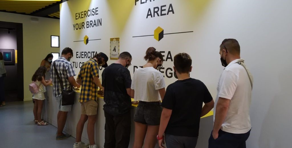 Museo de las Ilusiones, Madrid - Mamá Tiene un Plan.