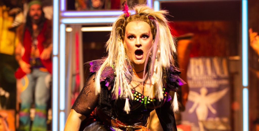 Musical We will rock you - Mamá Tiene un Plan.