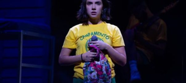 Escena del musical La Llamada - Mamá Tiene un Plan.