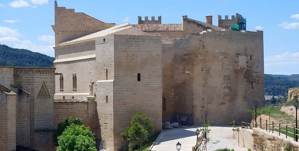 Castillo de Valderrobres en Teruel - Mamá Tiene un Plan.