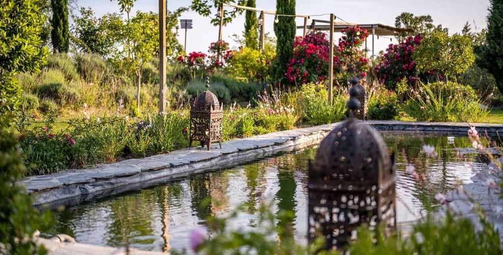 Estanque del hotel boutique Finca Aal Cachucho - Mamá Tiene un Plan.