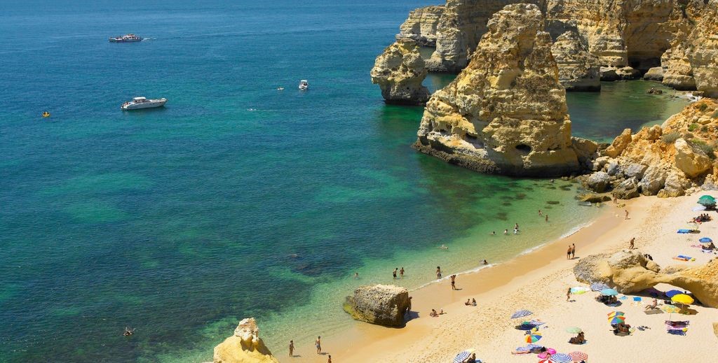 Playa da Marinha, Algarve portugués - Mamá Tiene un Plan.