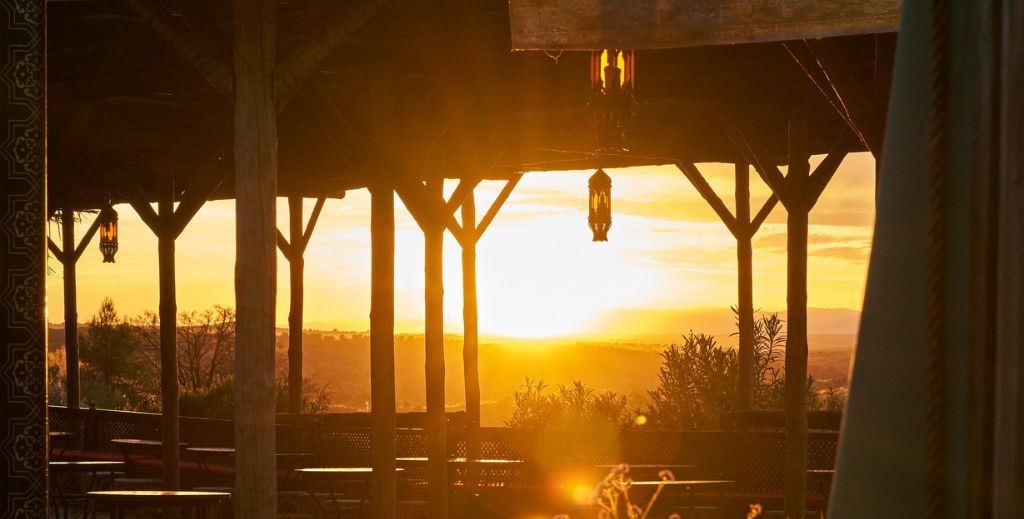 Atardecer en la zona de El Askar Andalusí de Puy do Fou España - Mamá Tiene un Plan.