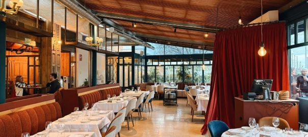 Interior del restaurante Tinglado, en Boadilla del Monte, Madrid - Mamá Tiene un Plan.