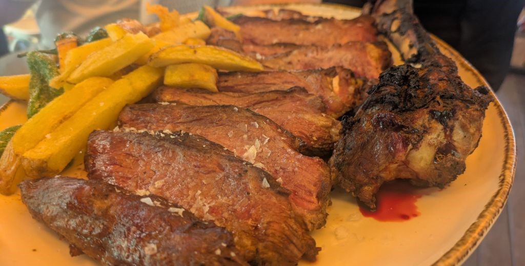 Chuletazo del restaurante La Revoltosa del Parque de Berlín, en Madrid - Mamá Tiene un Plan.